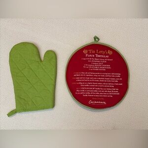 Cocinaware Tortilla Warmer And matching Oven Mitt NWOT